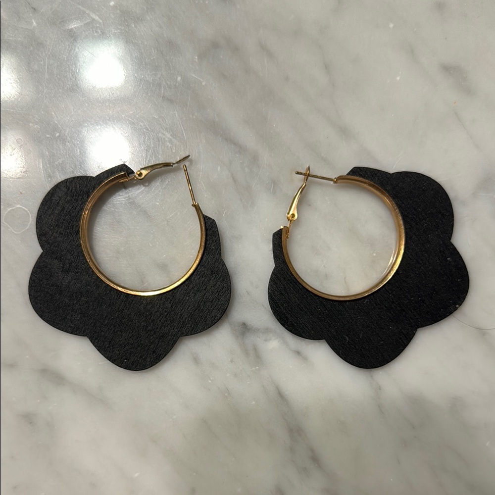 Elegant Black and Gold Hoop Earrings